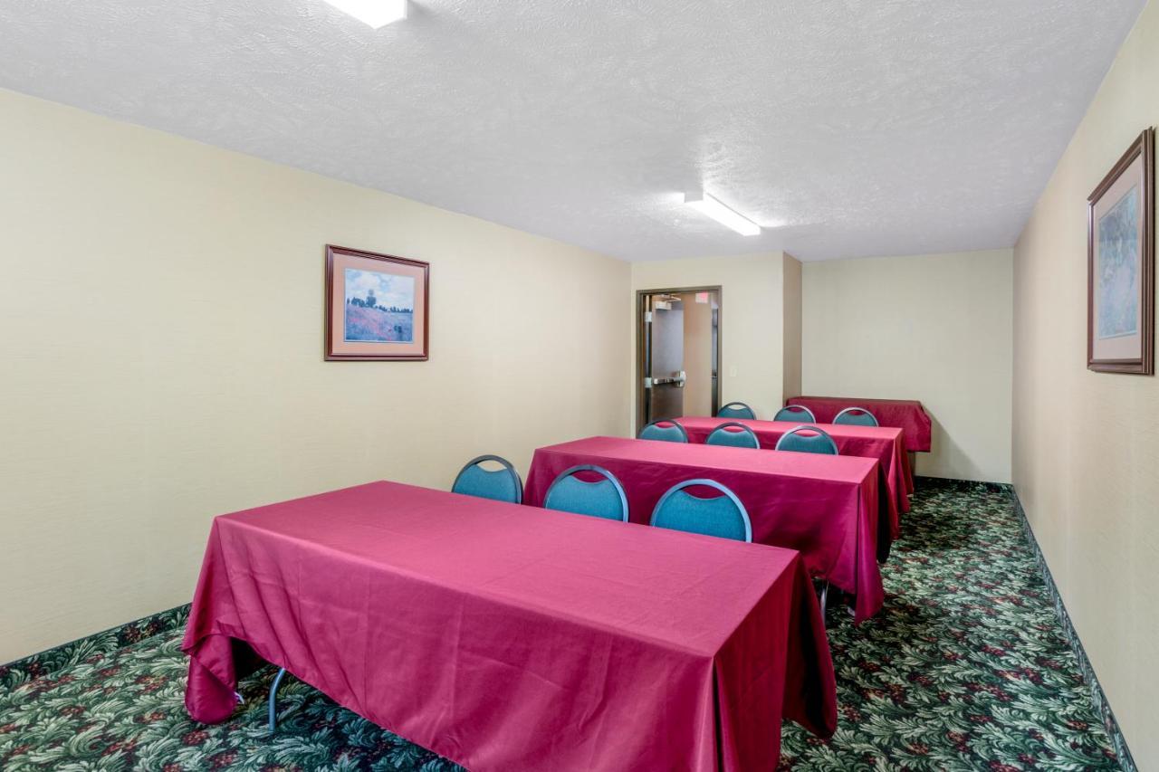 Comfort Inn Хантингдон Экстерьер фото