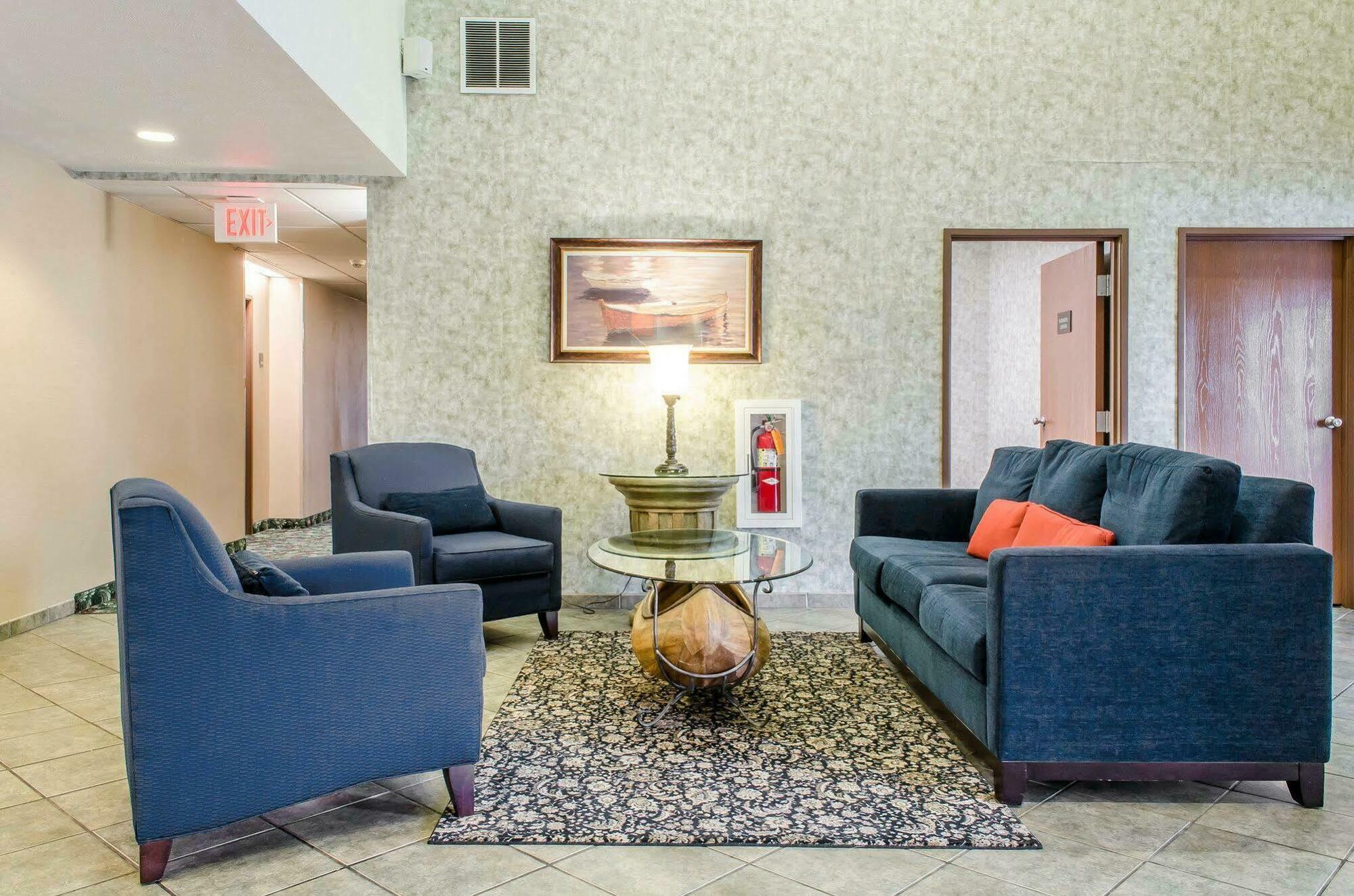 Comfort Inn Хантингдон Экстерьер фото